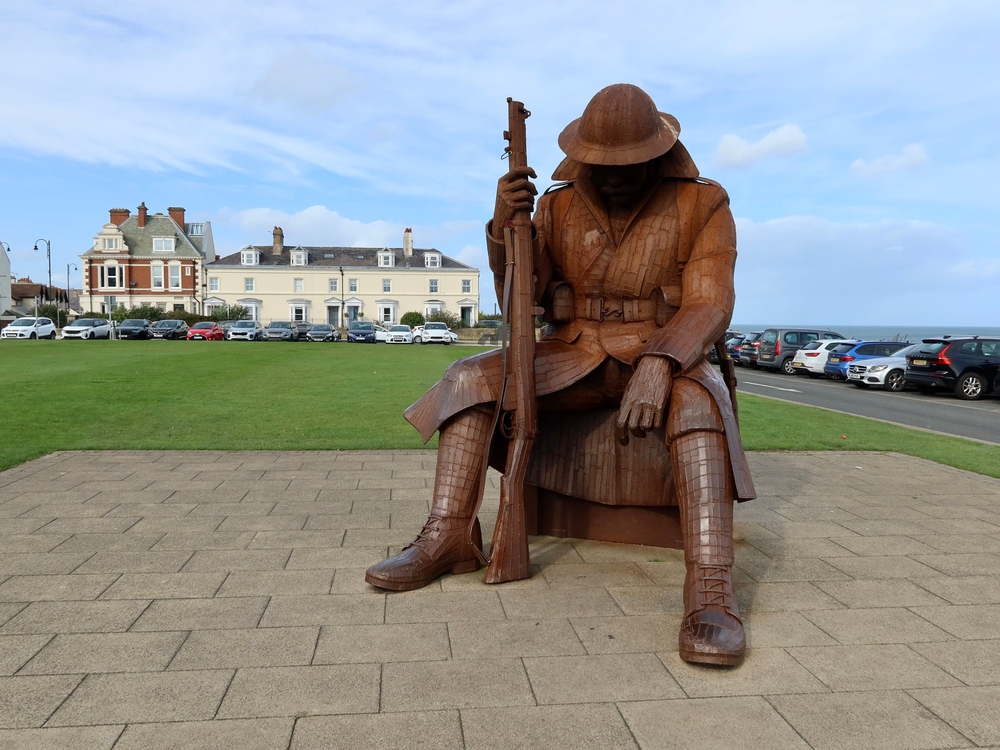 seaham statue looking towards town
